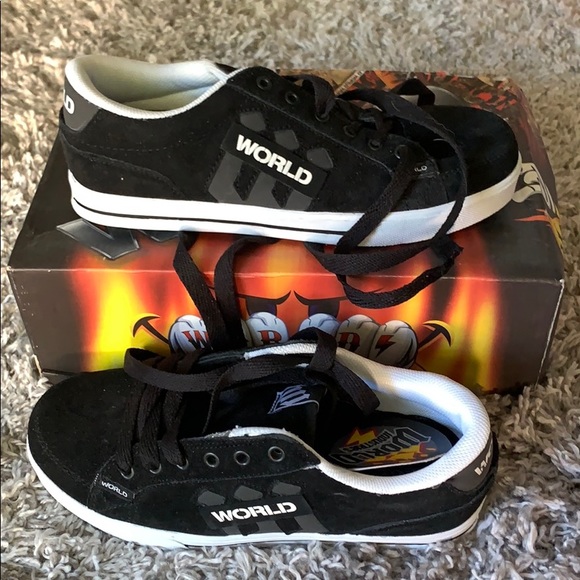 World Industries Other - Word Industries Shoes Black and White size 6